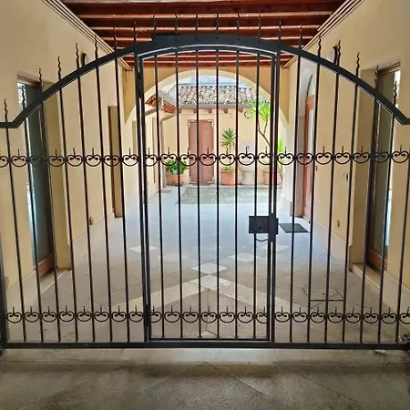 Διαμέρισμα In Piccola Casa Di Corte