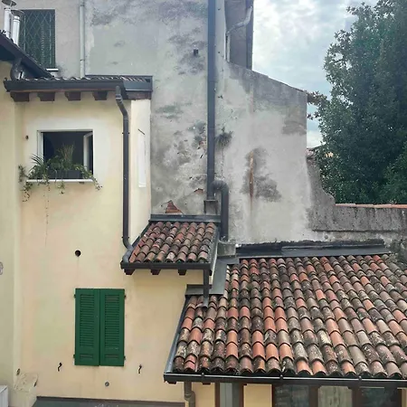 In Piccola Casa Di Corte * Μπρέσια