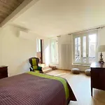 Appartamento In Piccola Casa Di Corte