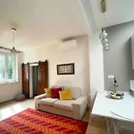 Appartamento In Piccola Casa Di Corte