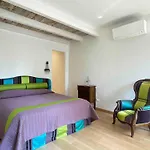 In Piccola Casa Di Corte