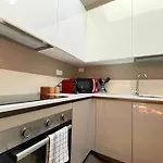 Appartamento In Piccola Casa Di Corte