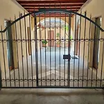 Appartamento In Piccola Casa Di Corte