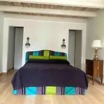 Appartamento In Piccola Casa Di Corte