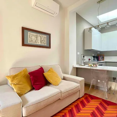 In Piccola Casa Di Corte