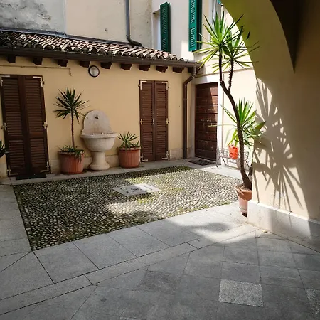 In Piccola Casa Di Corte Appartamento *