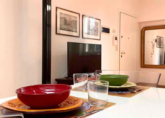 In Piccola Casa Di Corte *