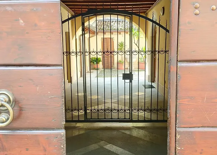 In Piccola Casa Di Corte بريشا