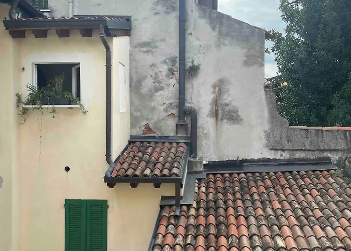 In Piccola Casa Di Corte * بريشا