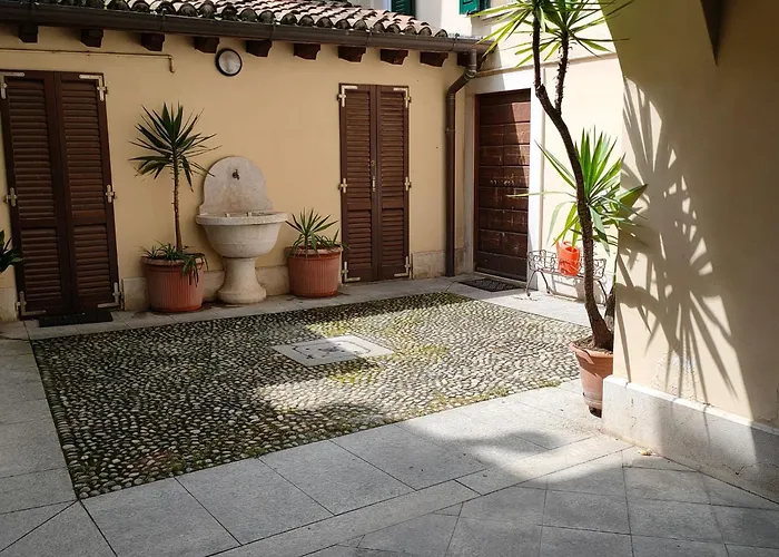 In Piccola Casa Di Corte شقة *