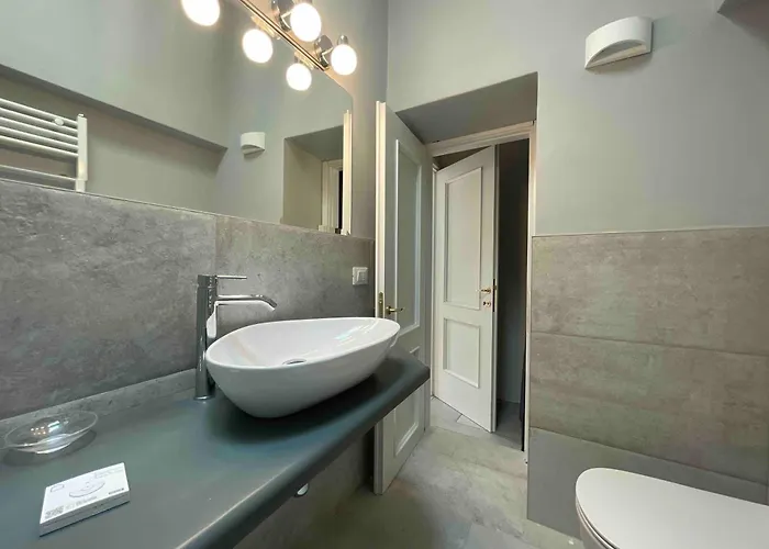 In Piccola Casa Di Corte *